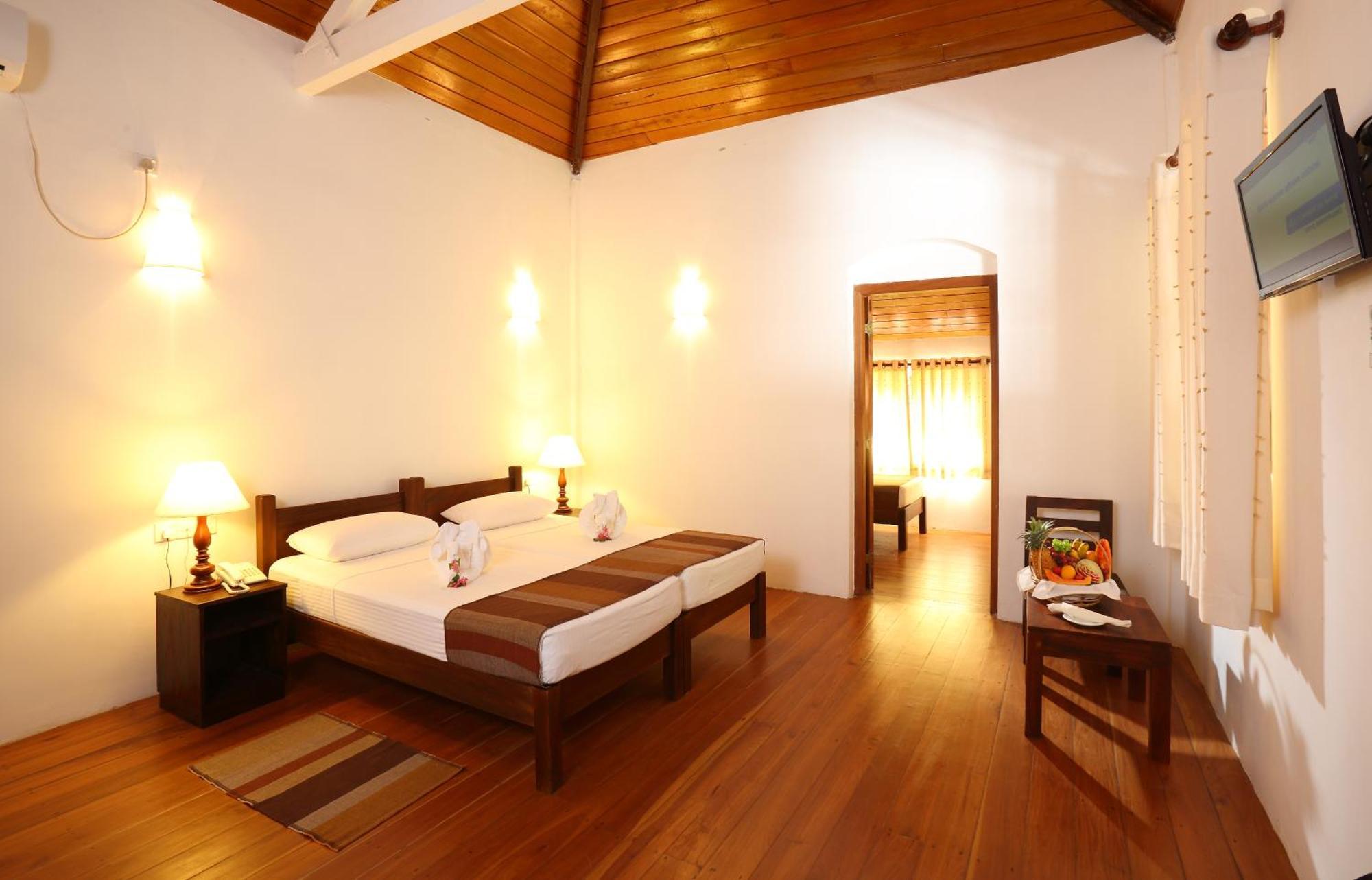 The Sanctuary At Tissawewa Hotel Анурадхапура Екстериор снимка