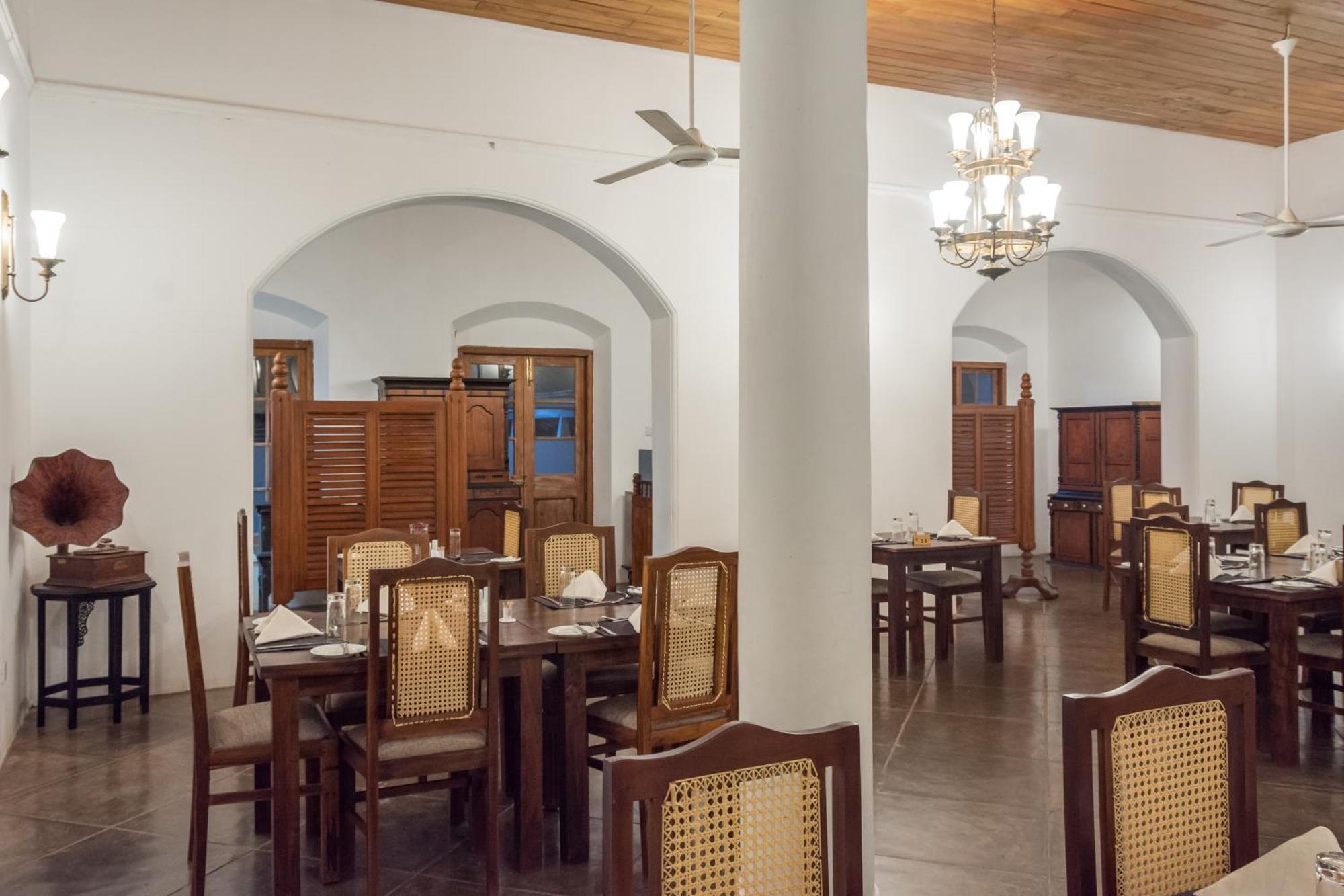 The Sanctuary At Tissawewa Hotel Анурадхапура Екстериор снимка