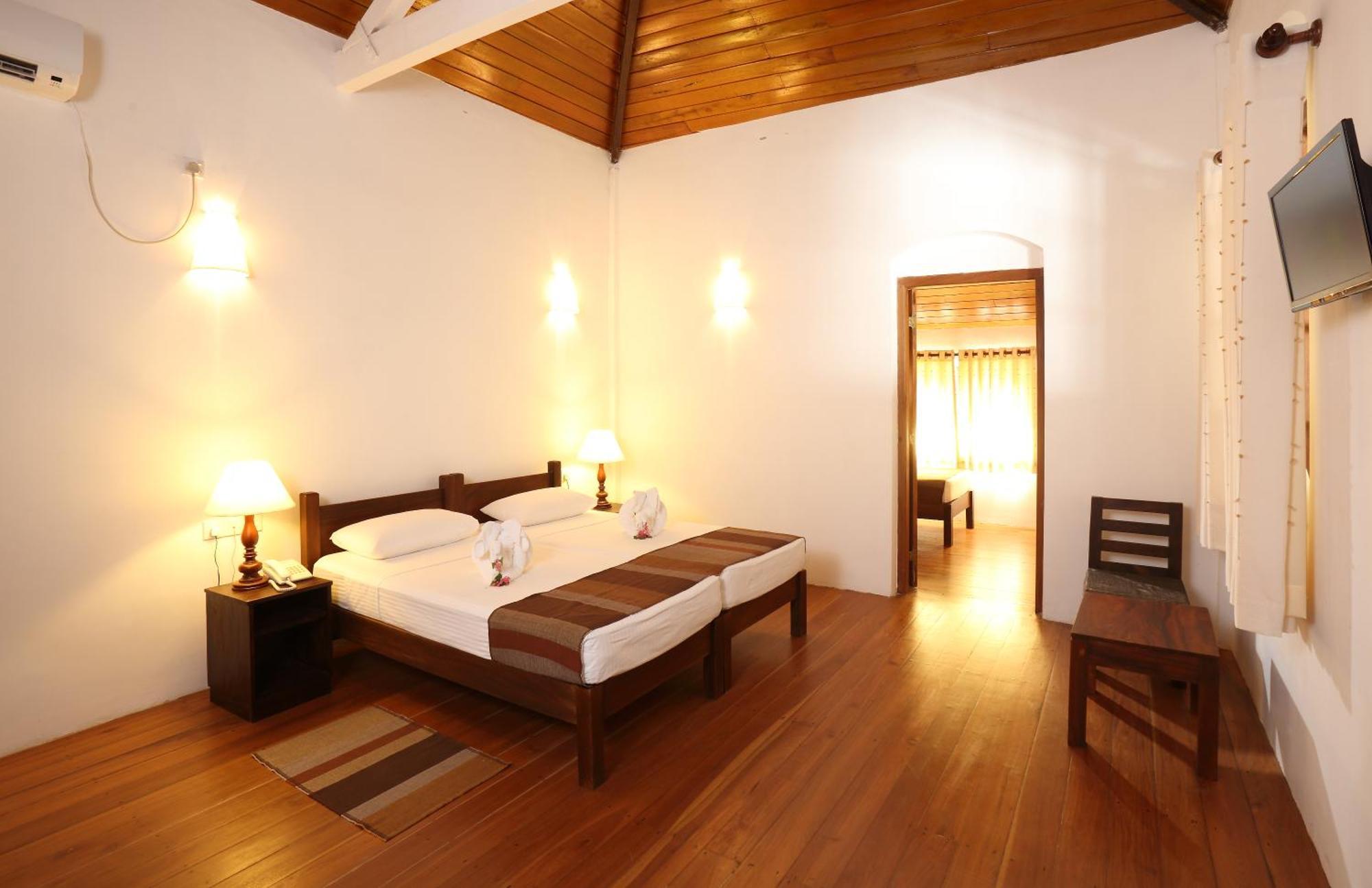 The Sanctuary At Tissawewa Hotel Анурадхапура Екстериор снимка
