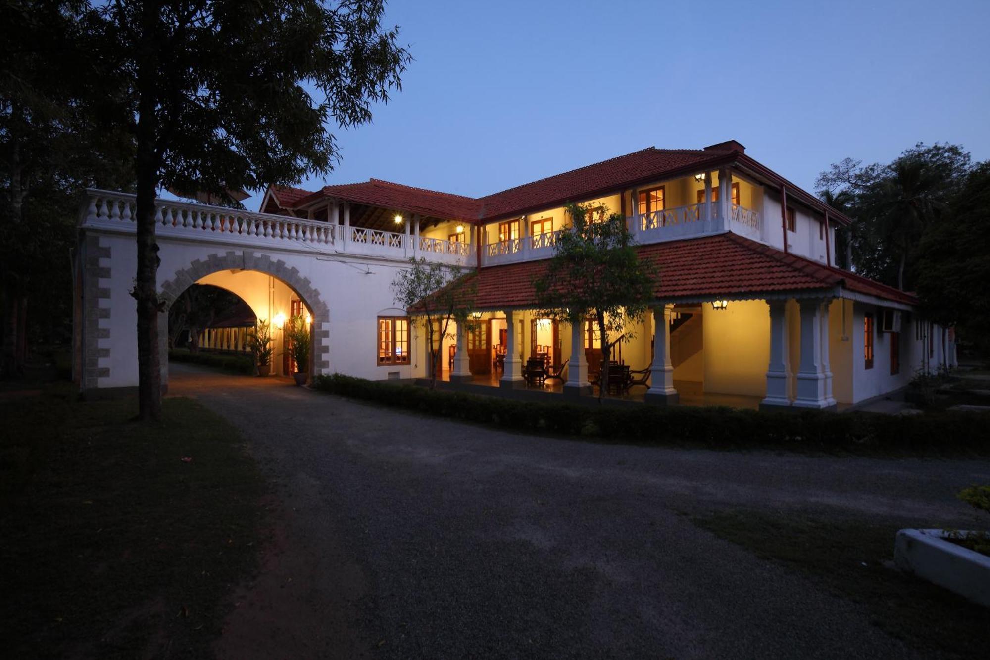 The Sanctuary At Tissawewa Hotel Анурадхапура Екстериор снимка